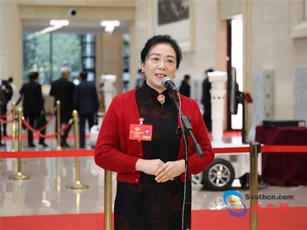 池晓玲.jpg