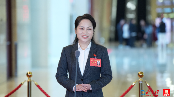 梁凤珍.jpg