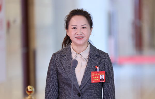 省人大代表、河源市源城区文化馆原副研究馆员陈羡梅：坚持问需于民问计于民 增强文化获得感幸福感