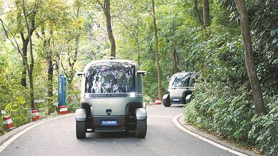 无人驾驶智能观光车.jpg