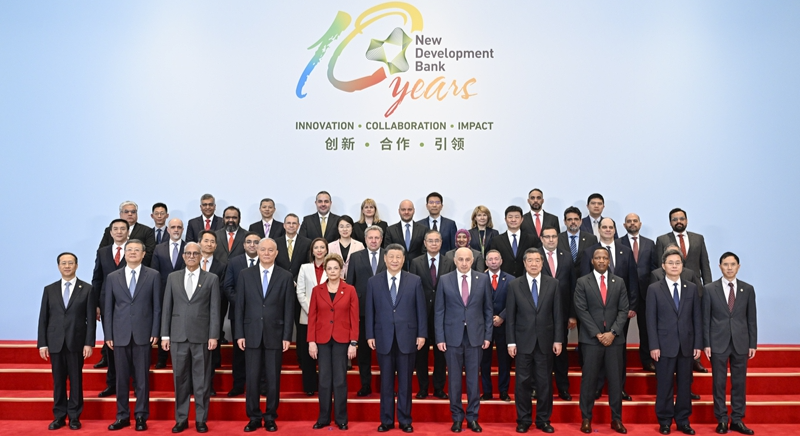 习近平访问金砖国家新开发银行