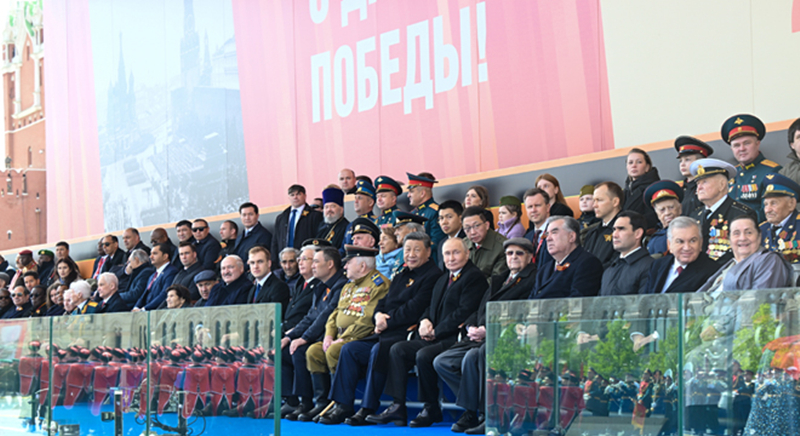 习近平出席俄罗斯纪念苏联伟大卫国战争胜利80周年庆典